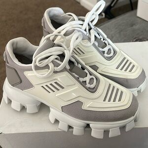 Prada cloud burst thunder size 38. Good condition.